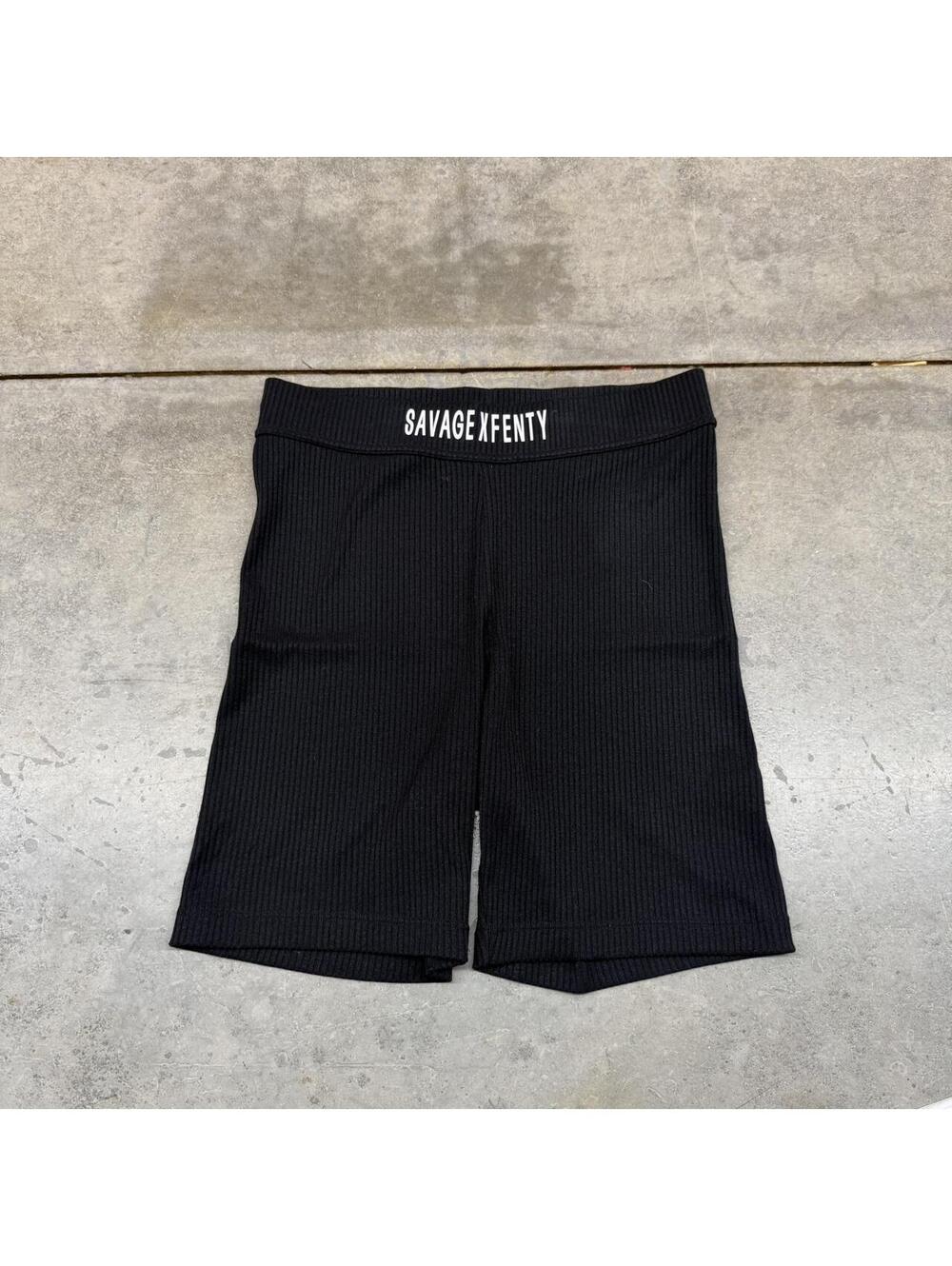 savage x fenty essential heavy rib logo bike shorts size large WOMENS